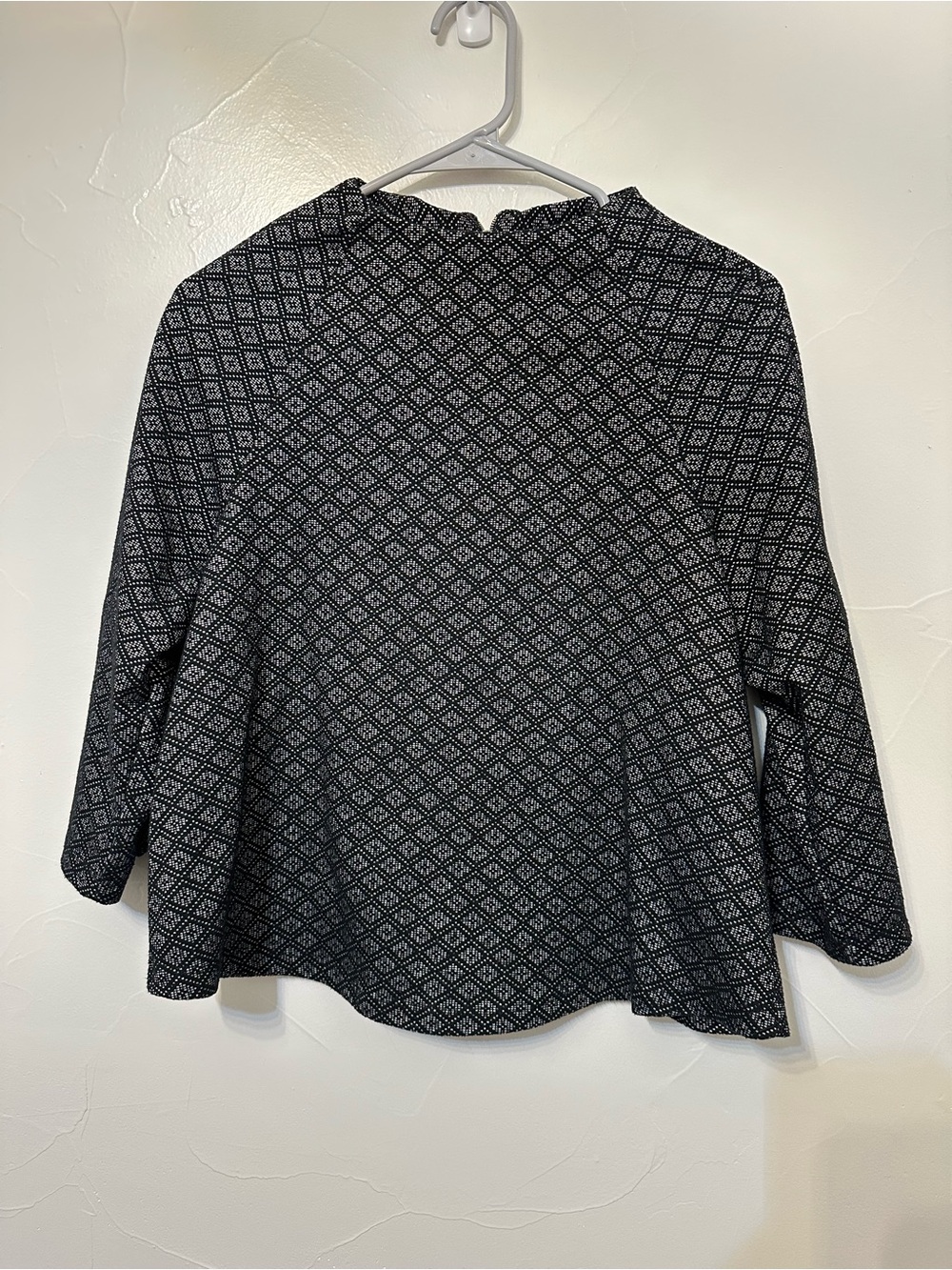 W5 Black Diamond-Pattern Long Sleeve Women's Top